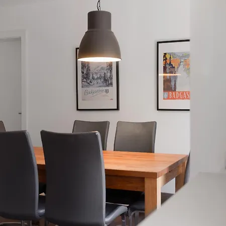 & Hike Asa, Center, Family And Friends