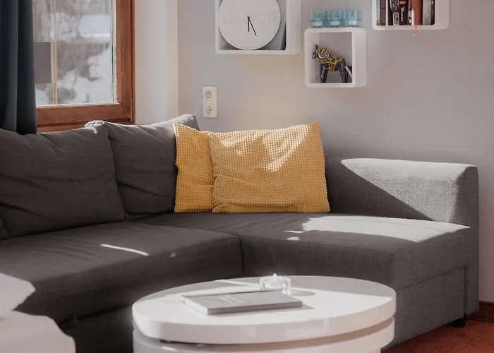 & Hike Asa, Center, Family And Friends