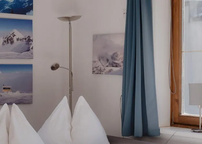 & Hike Asa, Center, Family And Friends